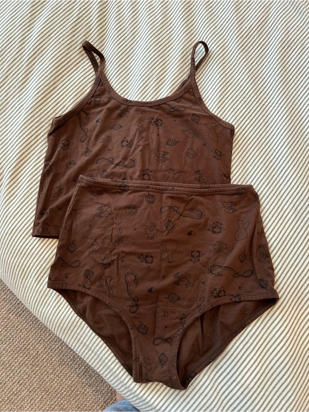 ARQ Crop Tank and High-Rise Undies Set Brown XL